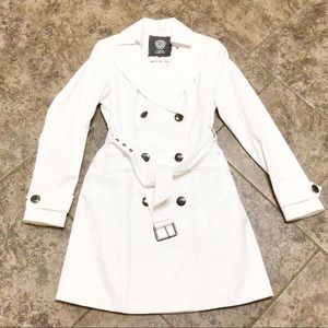 VINCE CAMUTO WHITE TRENCH COAT